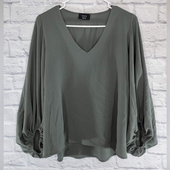 Vici Tops - Vici balloon sleeve blouse